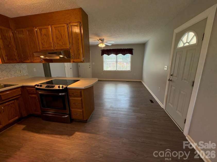 101 APPLE HILL Drive, Shelby, NC 28152.  MLS# CAR4415792, YatesRealty ID 45118. 