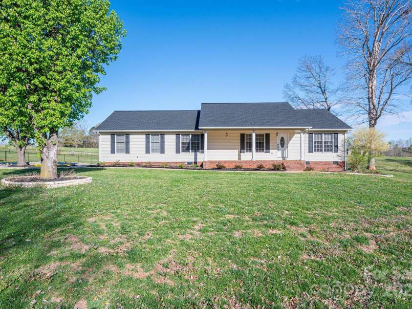 121 Wichita Drive, Shelby, NC 28152.  MLS# CAR4240337, YatesRealty ID 4512. 