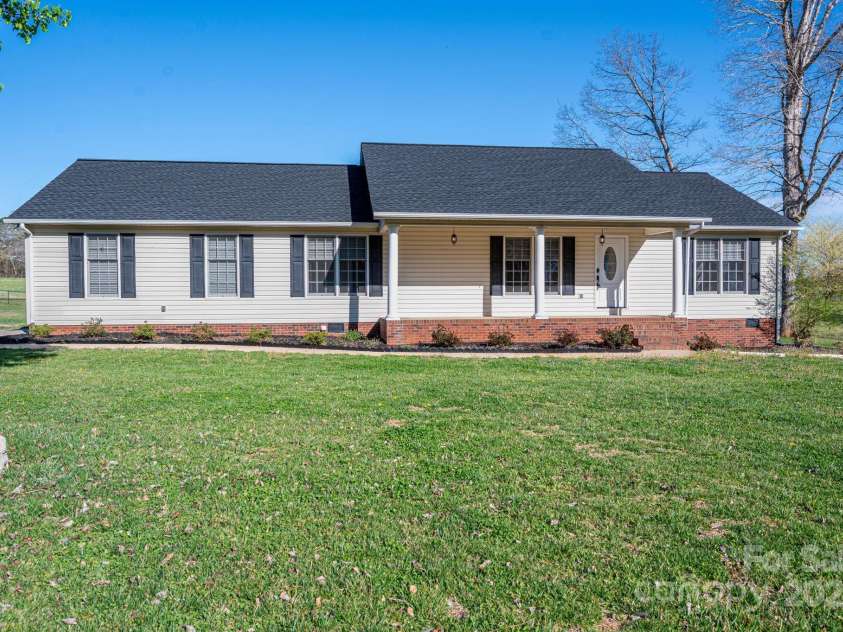 121 Wichita Drive, Shelby, NC 28152.  MLS# CAR4240337, YatesRealty ID 4512. 