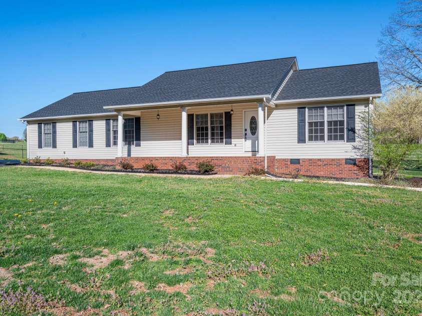 121 Wichita Drive, Shelby, NC 28152.  MLS# CAR4240337, YatesRealty ID 4512. 