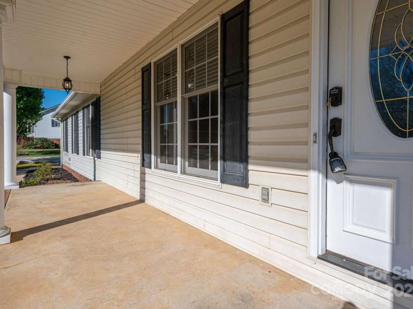 121 Wichita Drive, Shelby, NC 28152.  MLS# CAR4240337, YatesRealty ID 4512. 