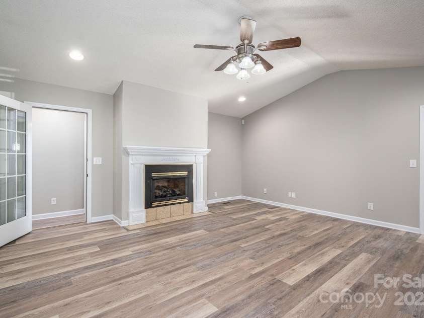 121 Wichita Drive, Shelby, NC 28152.  MLS# CAR4240337, YatesRealty ID 4512. 