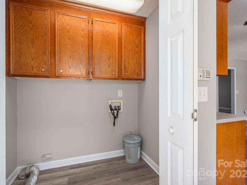 121 Wichita Drive, Shelby, NC 28152.  MLS# CAR4240337, YatesRealty ID 4512. 