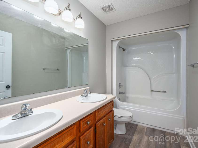 121 Wichita Drive, Shelby, NC 28152.  MLS# CAR4240337, YatesRealty ID 4512. 