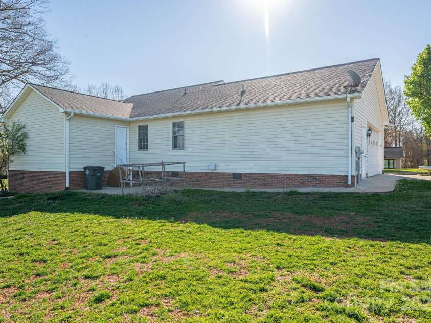 121 Wichita Drive, Shelby, NC 28152.  MLS# CAR4240337, YatesRealty ID 4512. 