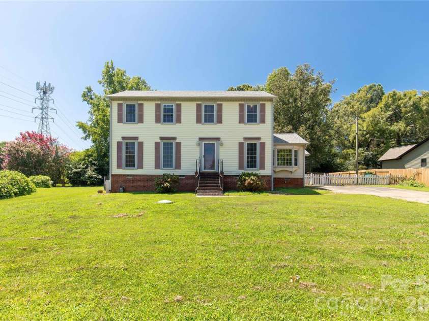 1007 Ragin Lane, Rock Hill, SC 29732.  MLS# CAR4414419, YatesRealty ID 45123. 