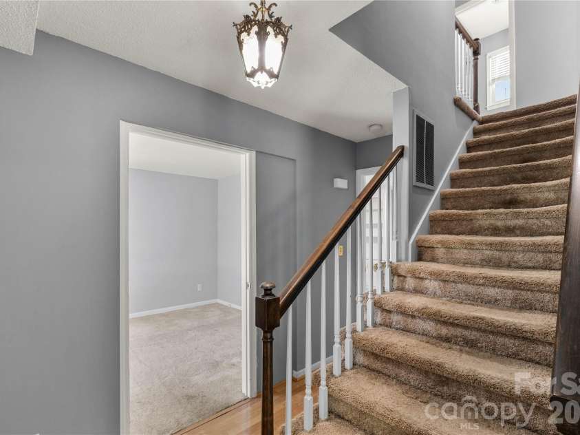 1007 Ragin Lane, Rock Hill, SC 29732.  MLS# CAR4414419, YatesRealty ID 45123. 