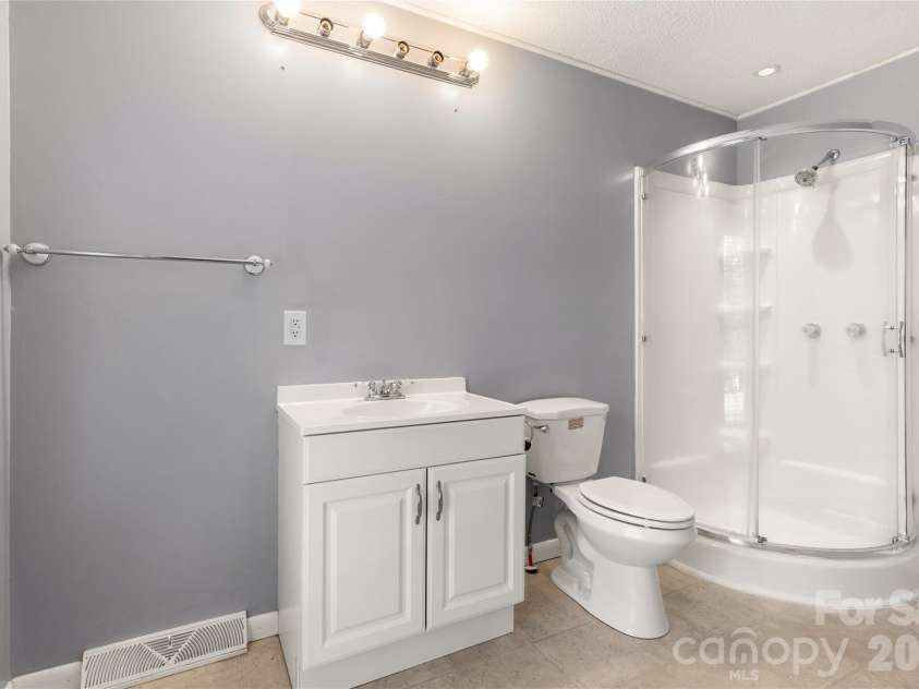 1007 Ragin Lane, Rock Hill, SC 29732.  MLS# CAR4414419, YatesRealty ID 45123. 