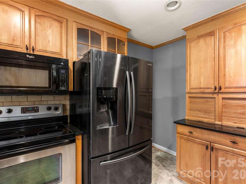 1007 Ragin Lane, Rock Hill, SC 29732.  MLS# CAR4414419, YatesRealty ID 45123. 