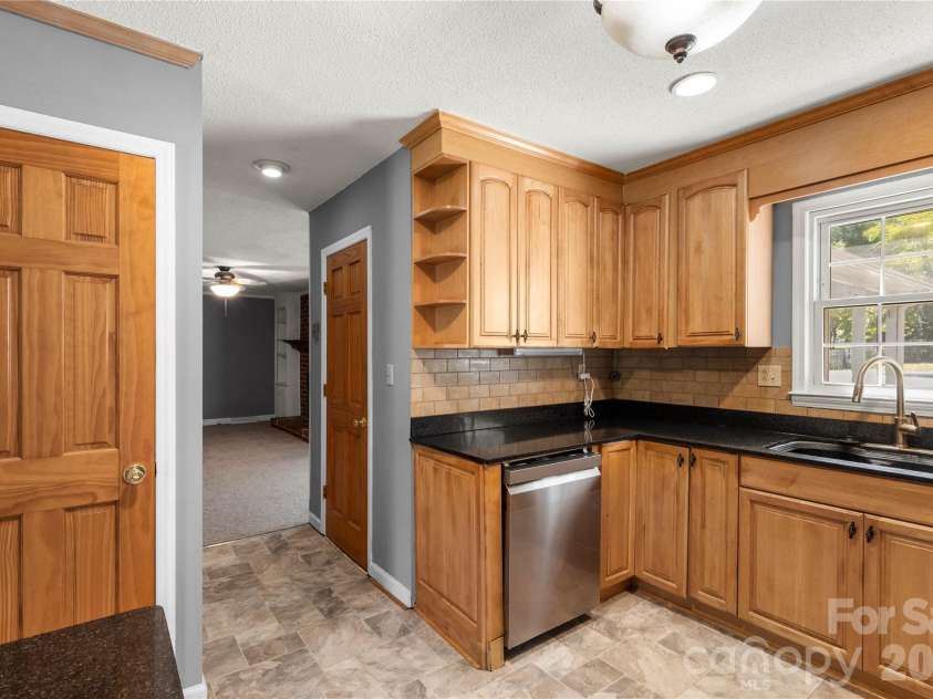1007 Ragin Lane, Rock Hill, SC 29732.  MLS# CAR4414419, YatesRealty ID 45123. 