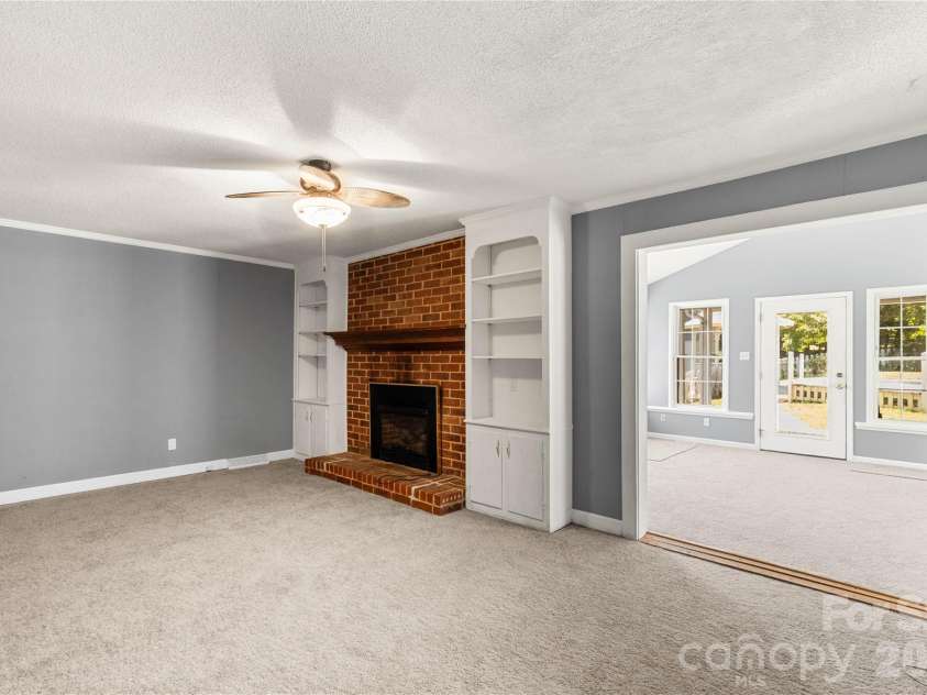 1007 Ragin Lane, Rock Hill, SC 29732.  MLS# CAR4414419, YatesRealty ID 45123. 