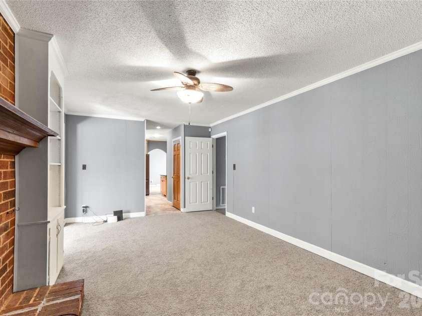 1007 Ragin Lane, Rock Hill, SC 29732.  MLS# CAR4414419, YatesRealty ID 45123. 