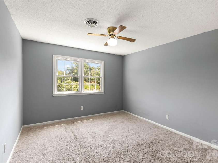 1007 Ragin Lane, Rock Hill, SC 29732.  MLS# CAR4414419, YatesRealty ID 45123. 