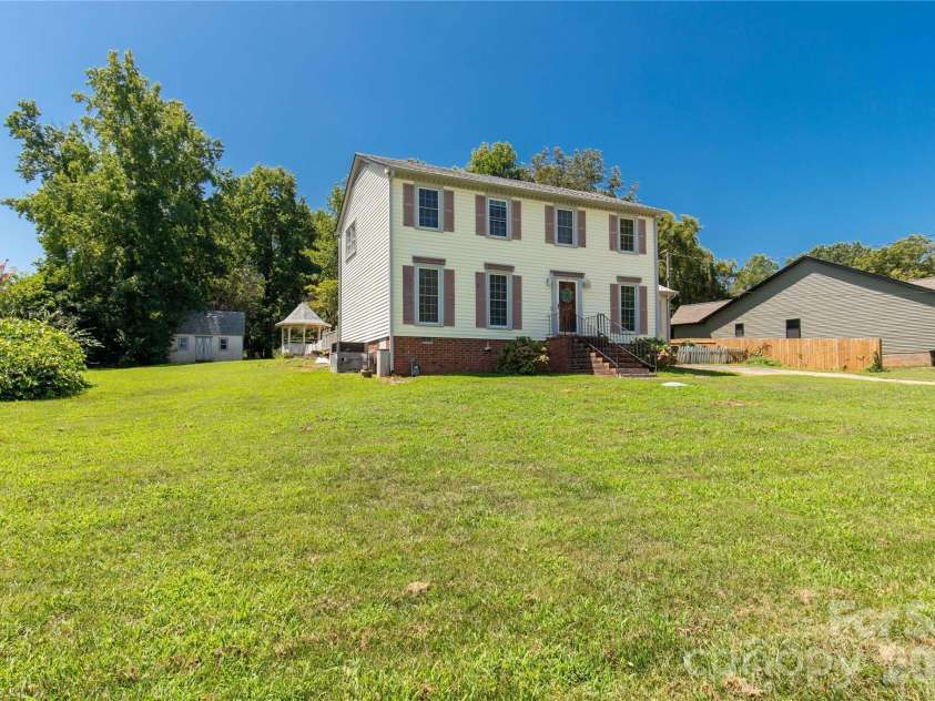 1007 Ragin Lane, Rock Hill, SC 29732.  MLS# CAR4414419, YatesRealty ID 45123. 