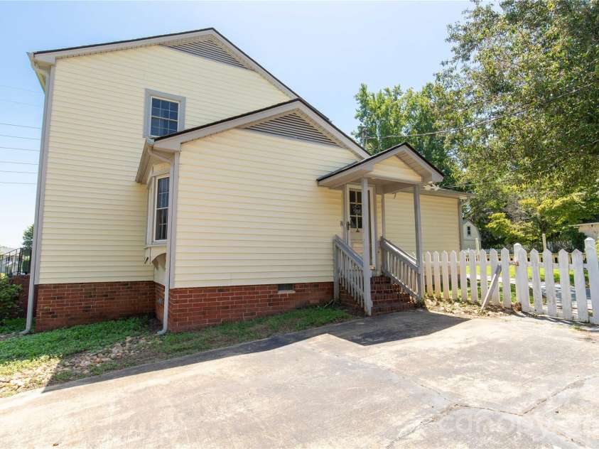 1007 Ragin Lane, Rock Hill, SC 29732.  MLS# CAR4414419, YatesRealty ID 45123. 