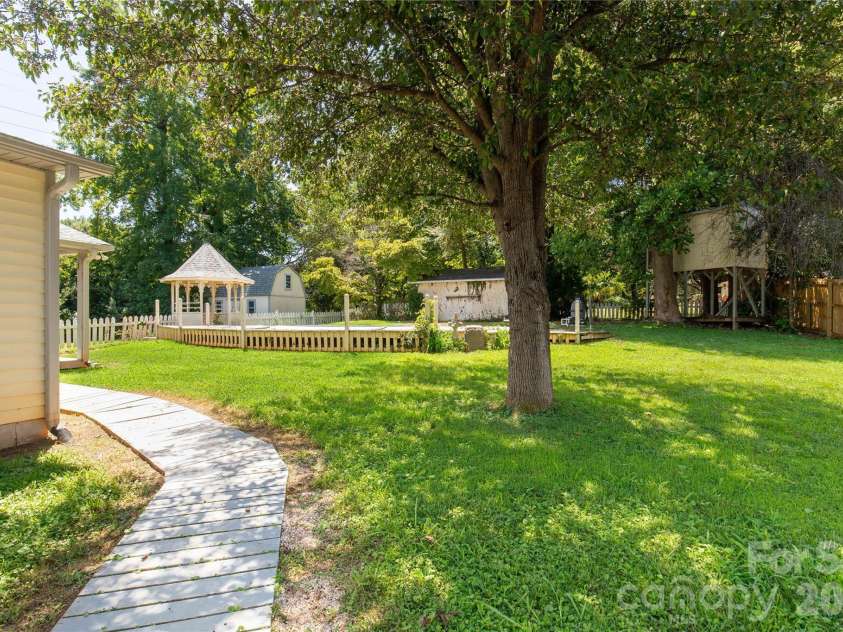 1007 Ragin Lane, Rock Hill, SC 29732.  MLS# CAR4414419, YatesRealty ID 45123. 