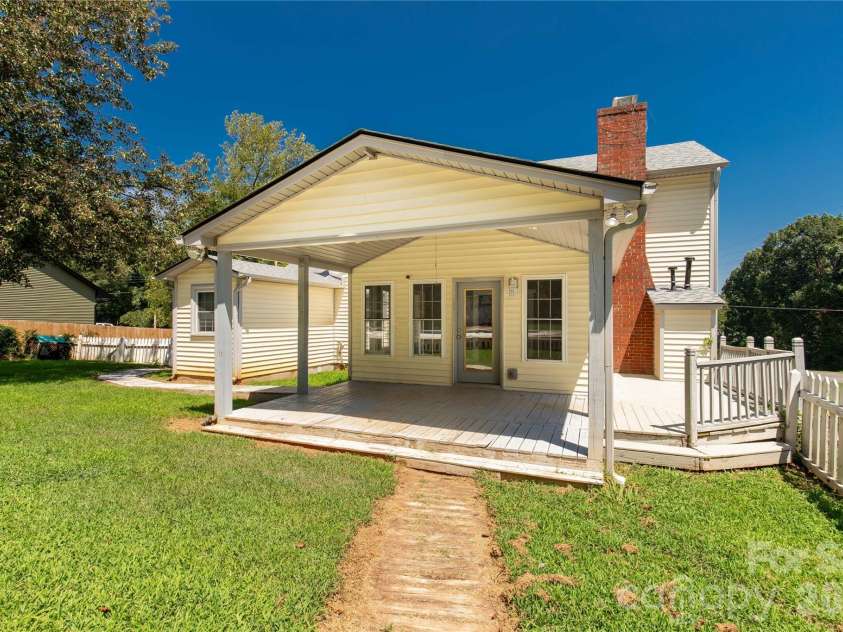 1007 Ragin Lane, Rock Hill, SC 29732.  MLS# CAR4414419, YatesRealty ID 45123. 