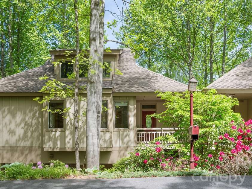 281 Bob White Loop, Waynesville, NC 28786.  MLS# CAR4414207, YatesRealty ID 45126. 