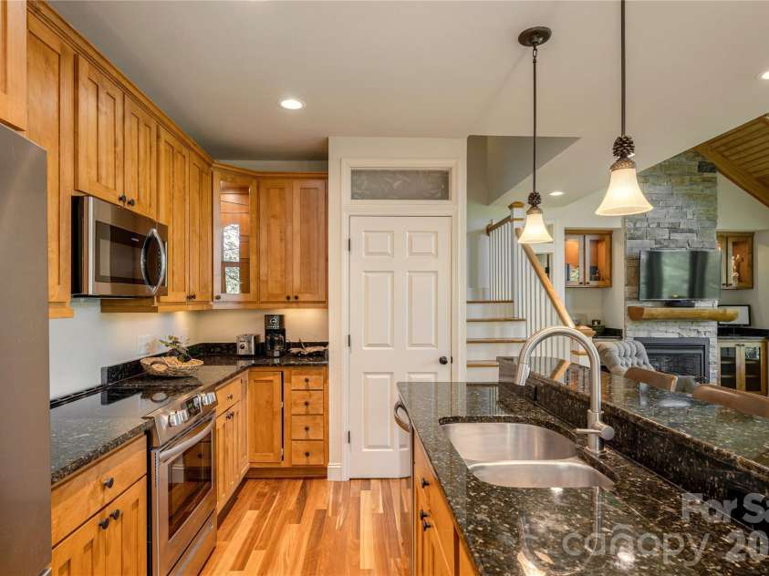 281 Bob White Loop, Waynesville, NC 28786.  MLS# CAR4414207, YatesRealty ID 45126. 