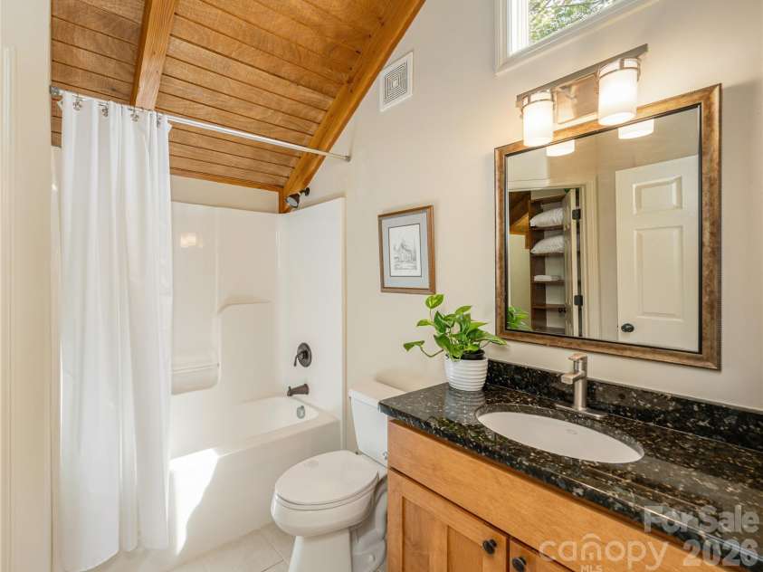 281 Bob White Loop, Waynesville, NC 28786.  MLS# CAR4414207, YatesRealty ID 45126. Upstairs Bath