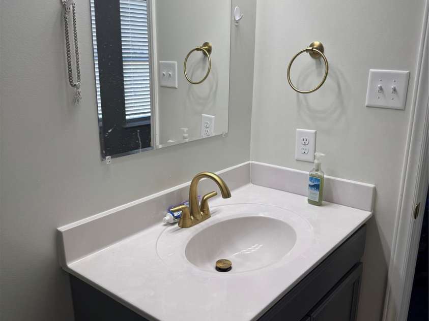 2629 Stream Bank Drive, Charlotte, NC 28269.  MLS# CAR4342362, YatesRealty ID 4513. 