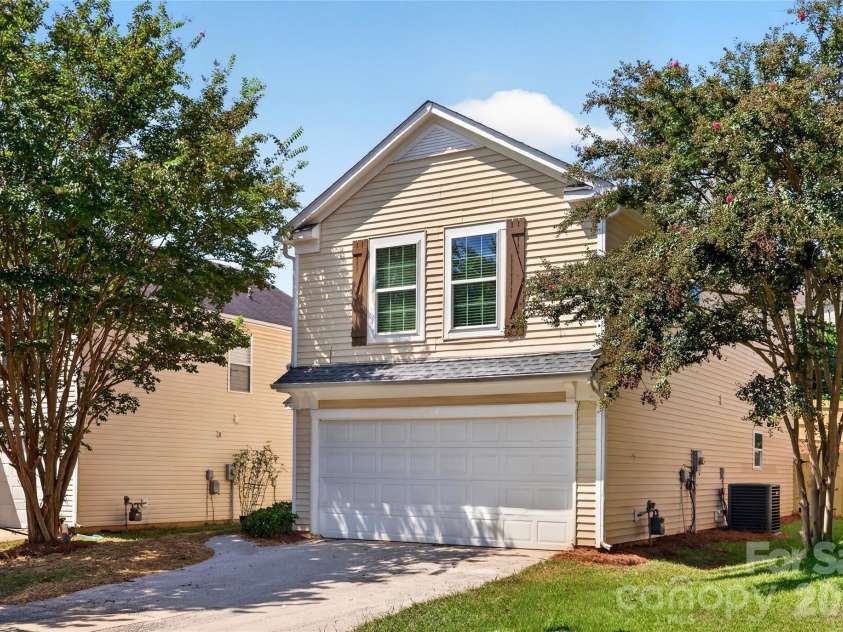 2629 Stream Bank Drive, Charlotte, NC 28269.  MLS# CAR4427633, YatesRealty ID 4513. 