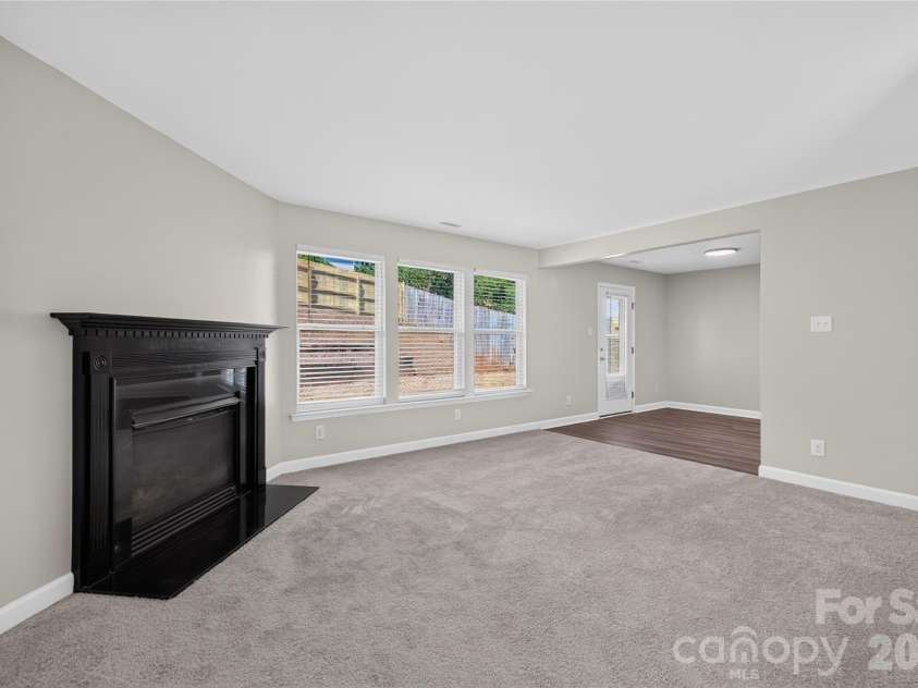 2629 Stream Bank Drive, Charlotte, NC 28269.  MLS# CAR4427633, YatesRealty ID 4513. 