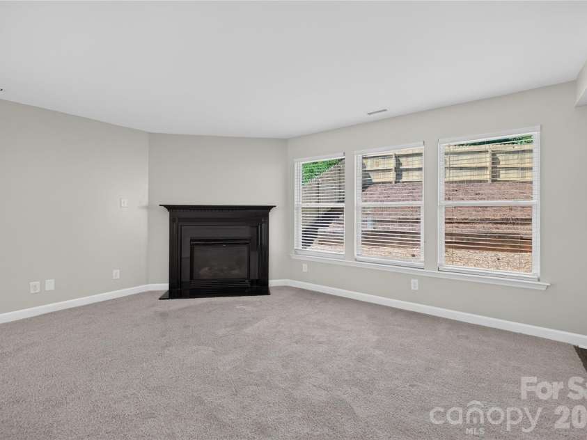 2629 Stream Bank Drive, Charlotte, NC 28269.  MLS# CAR4427633, YatesRealty ID 4513. 