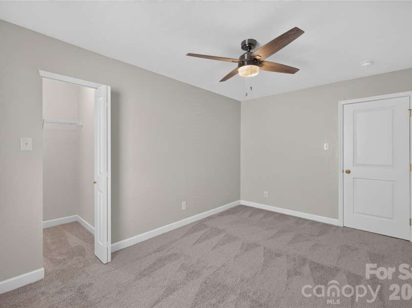 2629 Stream Bank Drive, Charlotte, NC 28269.  MLS# CAR4427633, YatesRealty ID 4513. 