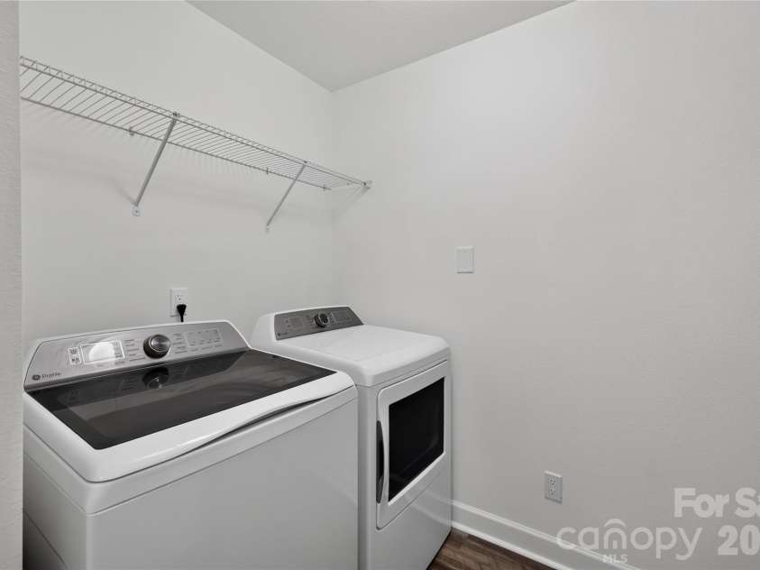 2629 Stream Bank Drive, Charlotte, NC 28269.  MLS# CAR4427633, YatesRealty ID 4513. 
