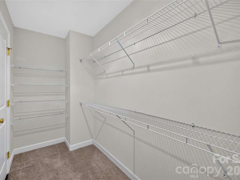 2629 Stream Bank Drive, Charlotte, NC 28269.  MLS# CAR4427633, YatesRealty ID 4513. 
