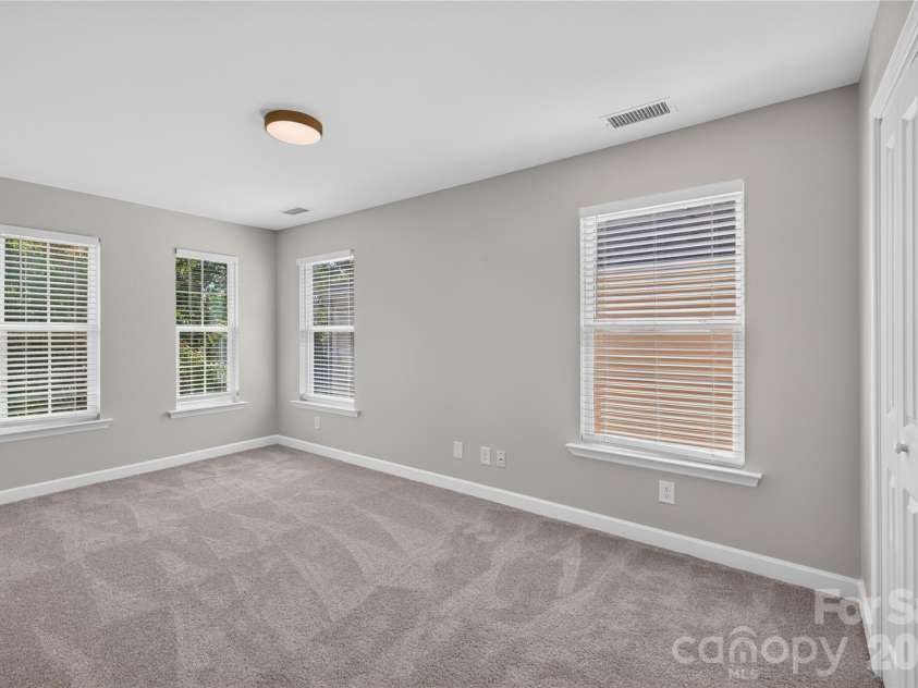 2629 Stream Bank Drive, Charlotte, NC 28269.  MLS# CAR4427633, YatesRealty ID 4513. 