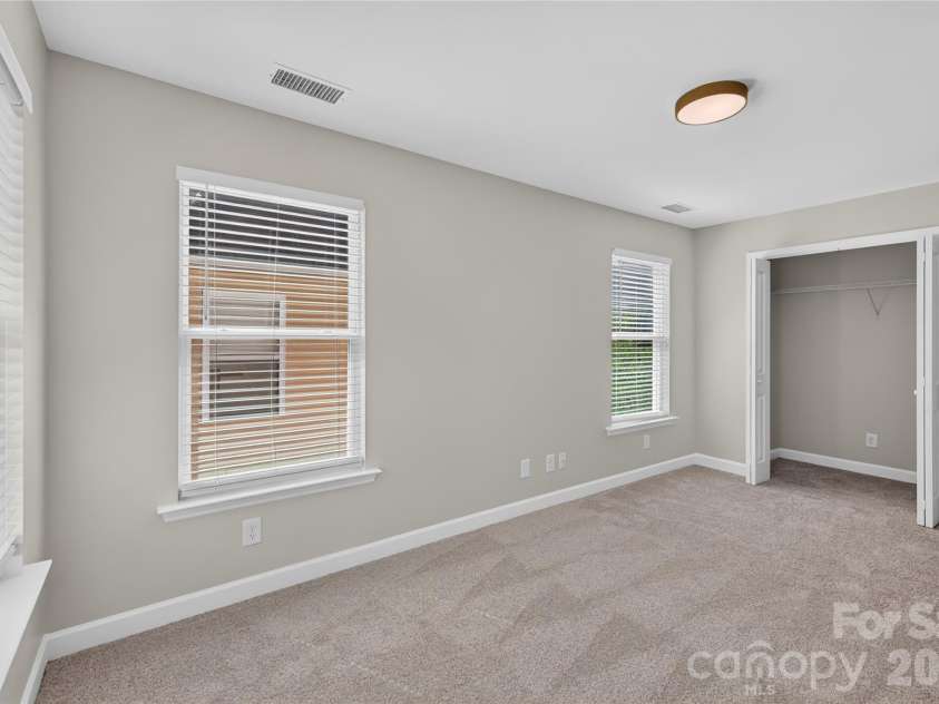 2629 Stream Bank Drive, Charlotte, NC 28269.  MLS# CAR4427633, YatesRealty ID 4513. 