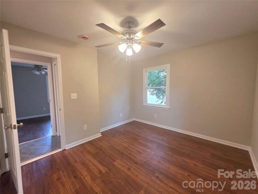 733 Crestwood Avenue, Gastonia, NC 28054.  MLS# CAR4415375, YatesRealty ID 45130. 