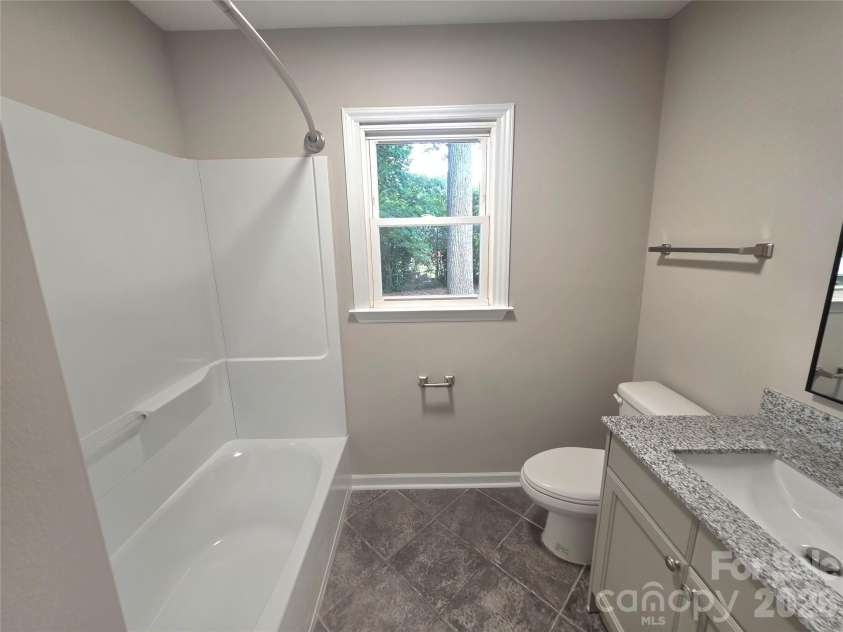 733 Crestwood Avenue, Gastonia, NC 28054.  MLS# CAR4415375, YatesRealty ID 45130. 