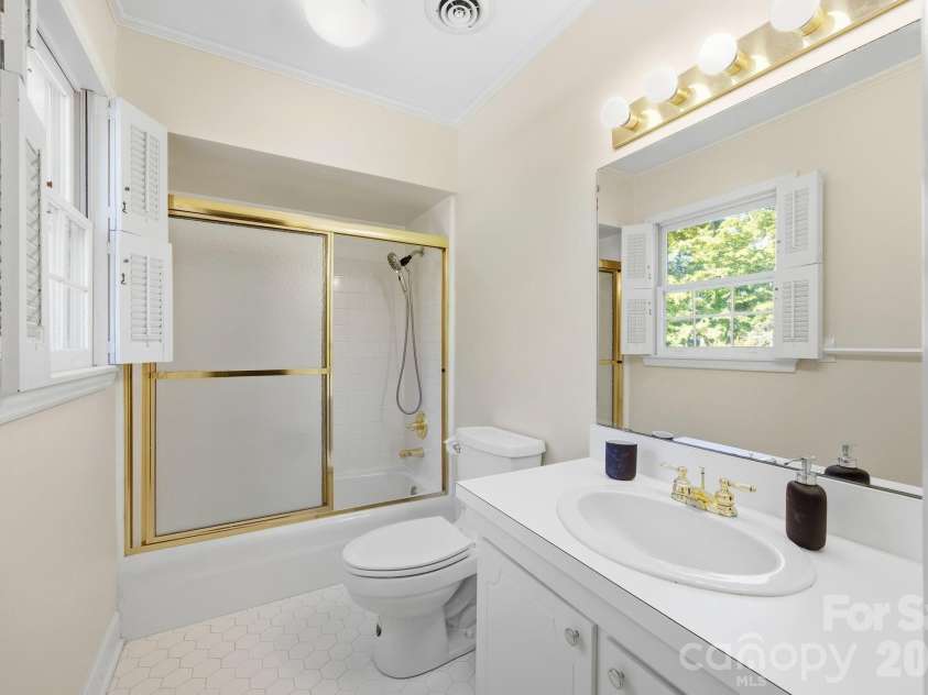 408 Bethel Drive, Salisbury, NC 28144.  MLS# CAR4367014, YatesRealty ID 45133. Full Bath