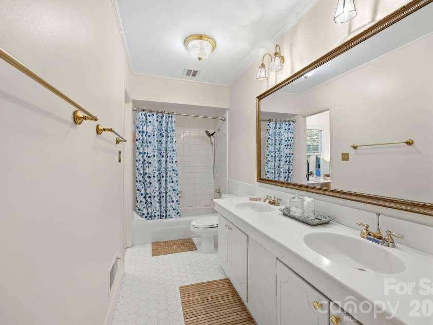 408 Bethel Drive, Salisbury, NC 28144.  MLS# CAR4367014, YatesRealty ID 45133. Primary Bath
