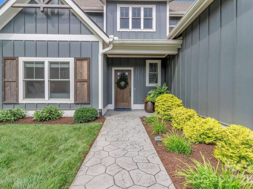 136 Ellis Lane, Arden, NC 28704.  MLS# CAR4407016, YatesRealty ID 45135. 