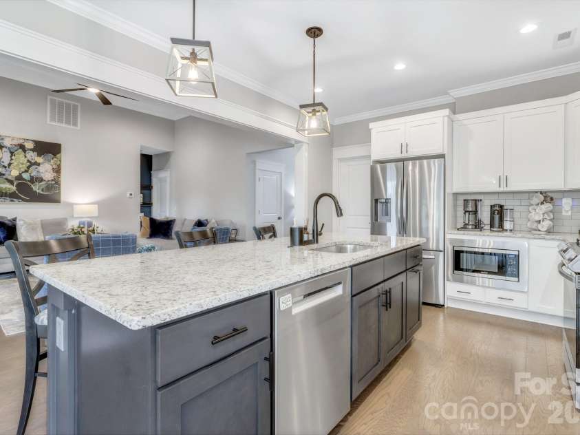 136 Ellis Lane, Arden, NC 28704.  MLS# CAR4407016, YatesRealty ID 45135. 