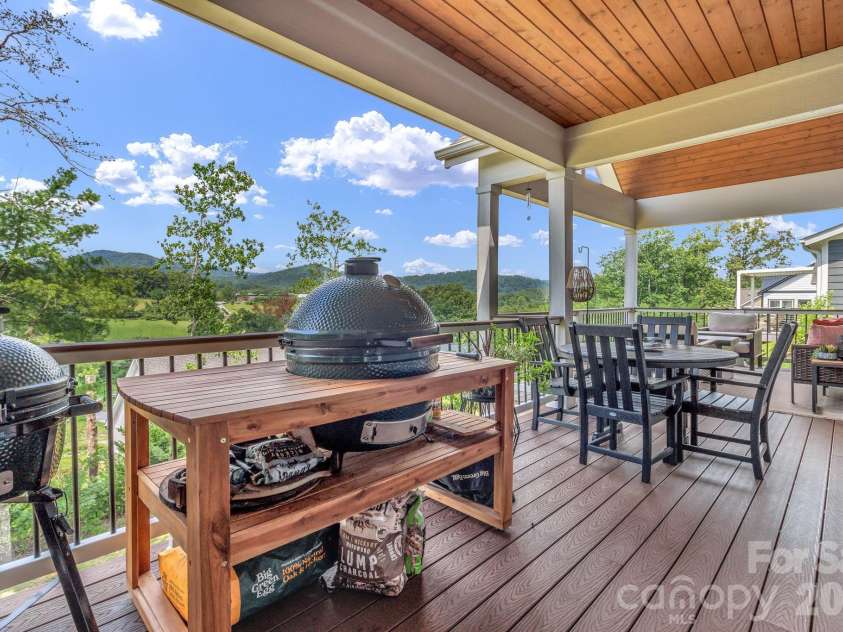 136 Ellis Lane, Arden, NC 28704.  MLS# CAR4407016, YatesRealty ID 45135. 