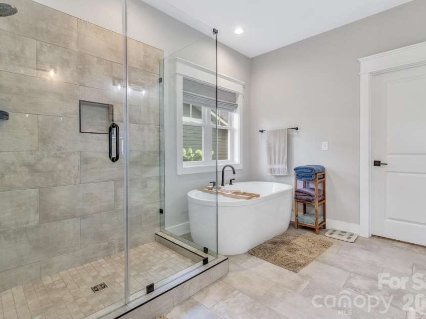 136 Ellis Lane, Arden, NC 28704.  MLS# CAR4407016, YatesRealty ID 45135. 