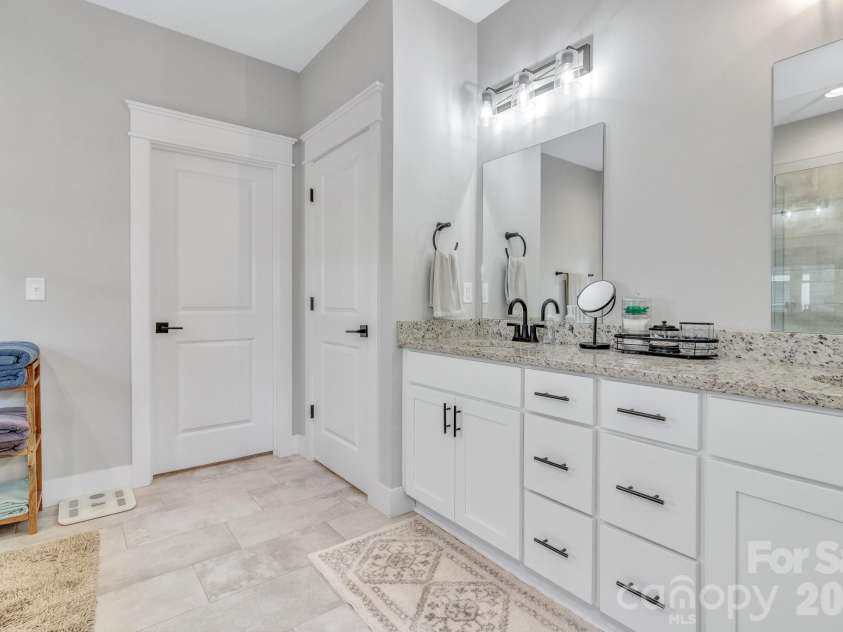 136 Ellis Lane, Arden, NC 28704.  MLS# CAR4407016, YatesRealty ID 45135. 