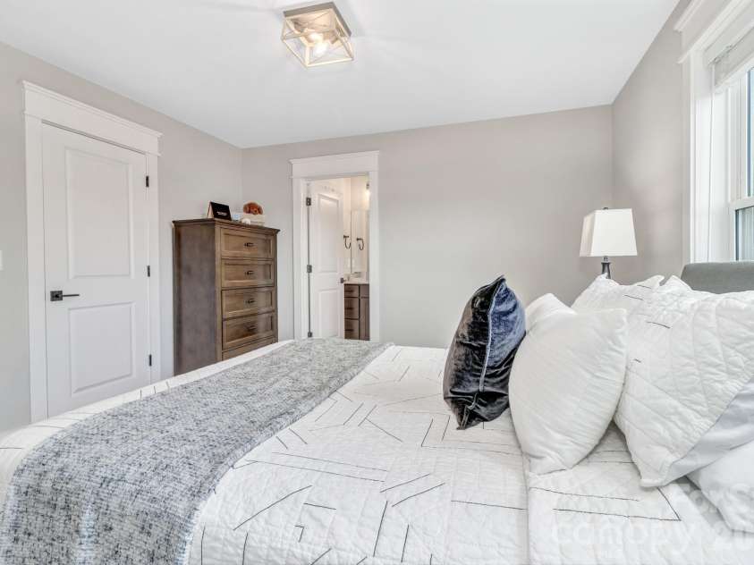 136 Ellis Lane, Arden, NC 28704.  MLS# CAR4407016, YatesRealty ID 45135. 