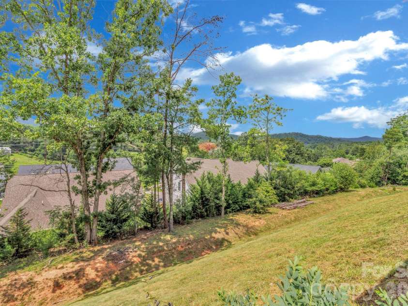 136 Ellis Lane, Arden, NC 28704.  MLS# CAR4407016, YatesRealty ID 45135. 