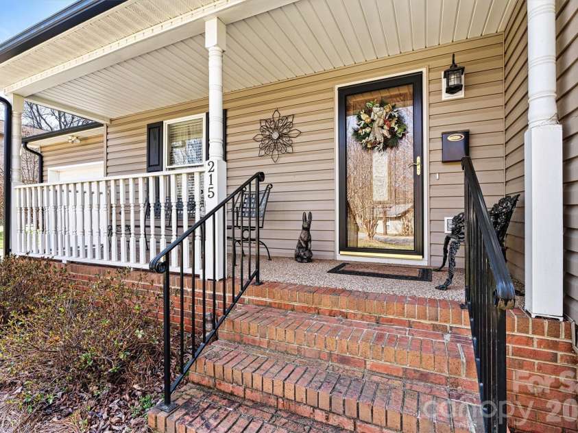 215 Towne Court, Conover, NC 28613.  MLS# CAR4354978, YatesRealty ID 4514. Focused Front Porch View 