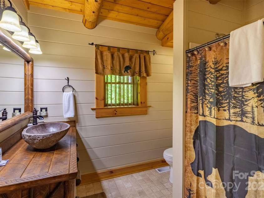 543 Bear Track Drive, Tuckasegee, NC 28783.  MLS# CAR4211255, YatesRealty ID 4514. 