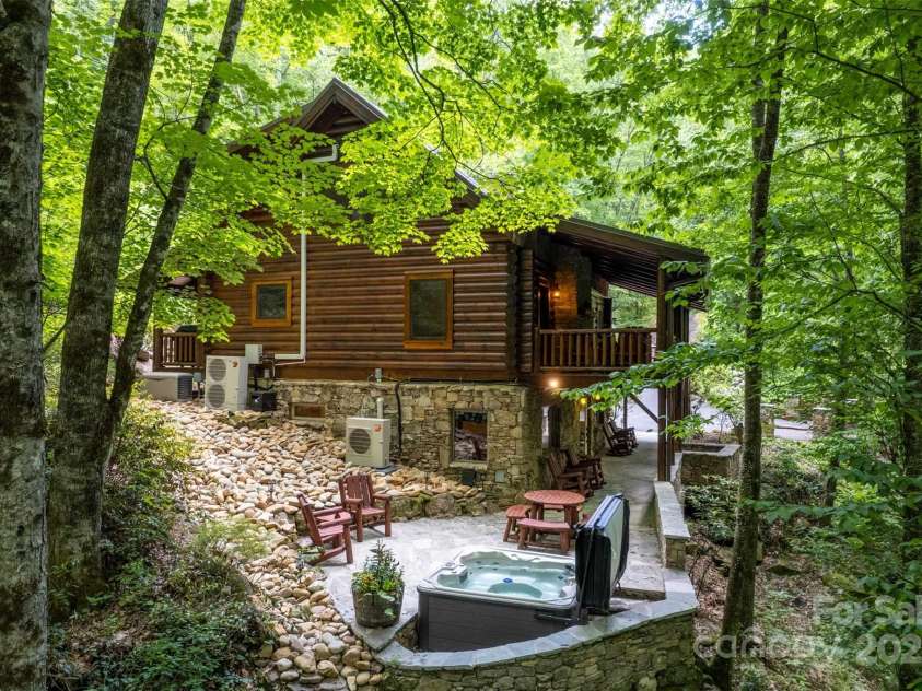 543 Bear Track Drive, Tuckasegee, NC 28783.  MLS# CAR4211255, YatesRealty ID 4514. 
