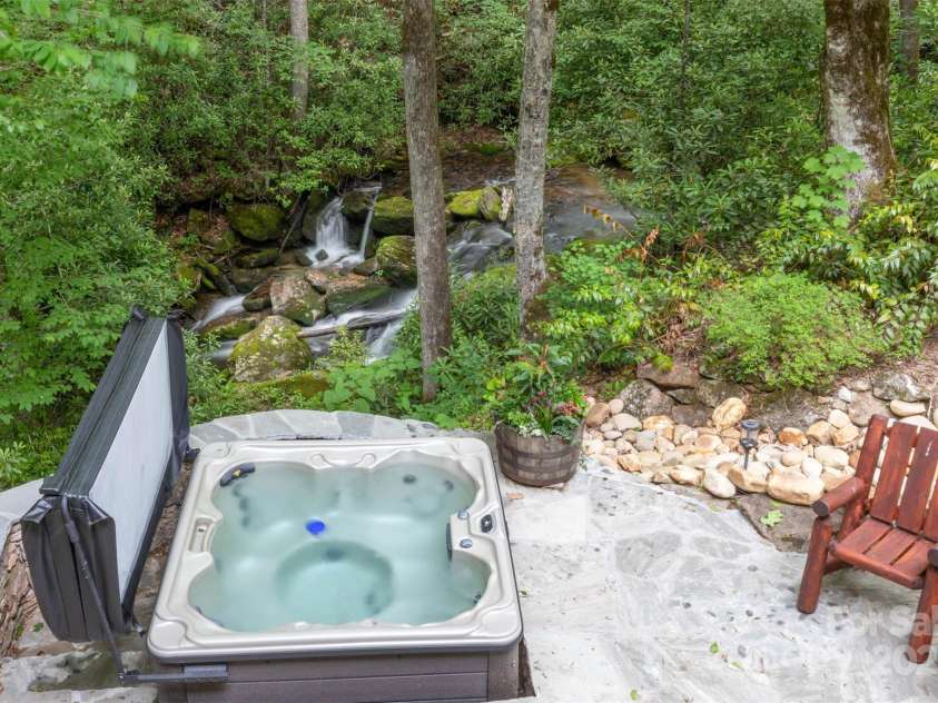 543 Bear Track Drive, Tuckasegee, NC 28783.  MLS# CAR4211255, YatesRealty ID 4514. 