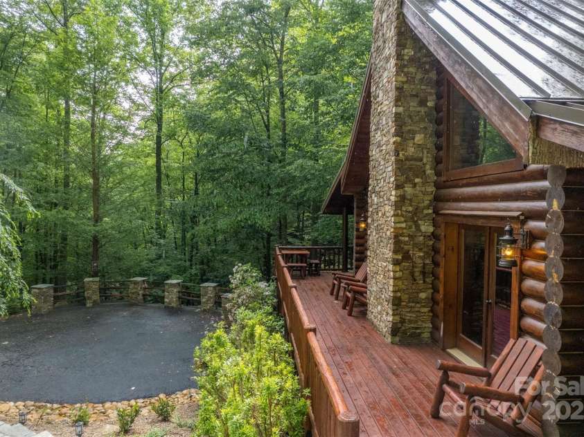 543 Bear Track Drive, Tuckasegee, NC 28783.  MLS# CAR4211255, YatesRealty ID 4514. 