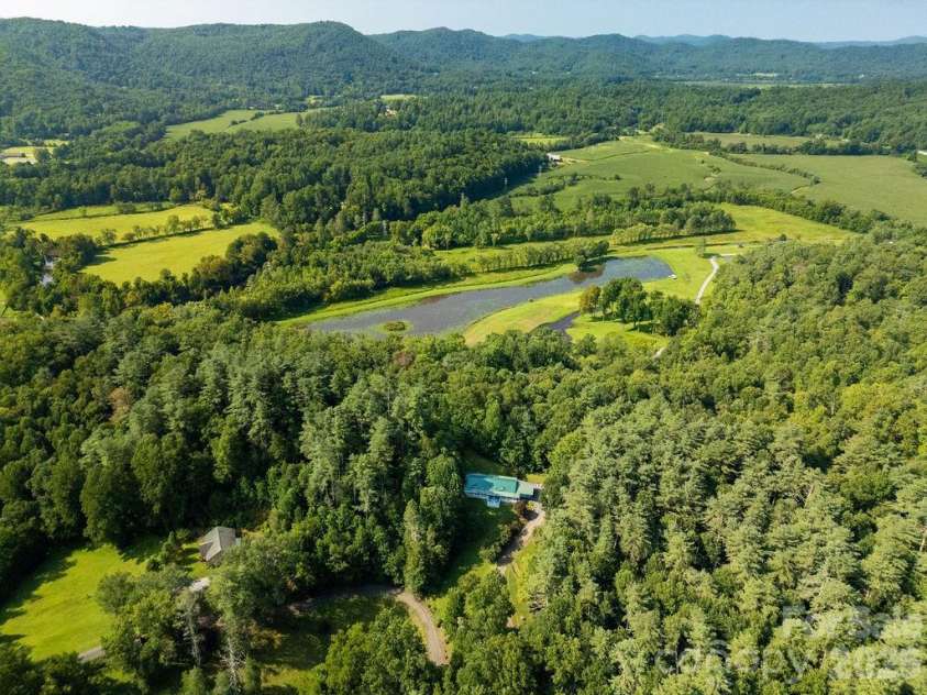 98 New Sorrells Estate, Brevard, NC 28712.  MLS# CAR4414087, YatesRealty ID 45142. Convenient Location